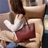 Bolsa Feminina Transfronteiriça 2024 Europeia e Americana Retrô Bolsa Tote de Grande Capacidade Moda Popular Simples Bolsa de Mão Bolsa de Ombro