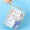 Bolsa para documentos tipo L de gran apertura, de malla transparente con cremallera, ideal para exámenes de estudiantes.