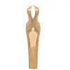 En stock Vestido largo de estilo europeo y americano transfronterizo con lentejuelas doradas, cuello halter, escote en V profundo, corte sirena, espalda descubierta y diseño calado para fiestas y eventos nocturnos