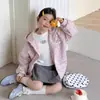 Jaqueta Suéter de Moda Primavera para Meninas 2026 Novo Cardigã Estiloso para Crianças Maiores com Jaqueta Baseball Xadrez Color Block