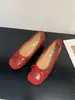 Zapatos plateados de tacón oculto para mujer, estilo francés 2026 Primavera y Otoño, Zapatos de ballet inspirados en Chanel para combinar con faldas