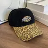 Boné de Baseball Retro Americano com Estampa de Leopardo 2025 para Mulheres Moda de Rua Tendência Personalidade Moda Rosto Magro Menina Popular