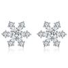 Nuevos pendientes navideños de copo de nieve, chapados en platino, con aguja de plata S925, dulces, románticos, elegantes y brillantes.
