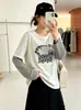 Suéter de tricô listrado com estampa de gato de desenho animado para mulheres plus size, coleção de outono 2026, top casual para mulheres curvilíneas, com design de duas peças falsas