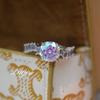 Anillo Rosa del Milenio Octagonal Explosiones en Vivo Cepalaiba Incrustado con Diamante de Alto Carbono Anillo Rosa Azul Marino