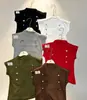 Nueva colección de principios de otoño de 2026: un top de estilo dulce y picante, cuello semi-alto, sin mangas, cruzado, plisado, entallado en la cintura, corte ajustado y de longitud corta para mujer