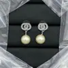 Aretes Doble C Estilo Chanel para Mujer, Aretes de Botón con Forma de Corazón Tachonados con Diamantes Rosas, Accesorios para Orejas Chanel con Forma de Corazón, Aretes de Aguja Plateada