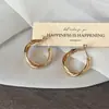 Brincos de Metal Retro Francês com Pino de Prata S925, Design de Nicho com Sensação de Luxo, Argolas Torcidas Estilo Hong Kong, Argolas de Orelha Versáteis