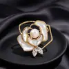 Broche de Moda Más Vendido Transmitido en Vivo, Hebilla de Bufanda de Seda de Alta Gama Estilo Coreano, Broche de Pedrería a la Moda, Pin para Abrigo, Accesorio de Ropa de Perla