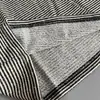 Camiseta listrada de manga longa estilo preguiçoso para mulheres, nova coleção de outono, solta, gola redonda, versátil, afina a silhueta, top básico