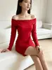 Estilo Deseo Puro Chica Picante Vestido de un Hombro Manga Larga Hombros Descubiertos Otoño Nuevo Estilo Falda Bodycon con Dobladillo de Volantes para Mujer