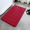 Alfombra de Piso de Vellón de Coral de Color Sólido Resistente a la Suciedad y Fácil de Cuidar Felpudo Doméstico Absorbente Antideslizante Felpudo para Puerta de Baño Venta al por Mayor
