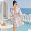 Nuevo traje de baño para mujer con un estampado de deseo puro de alta gama, vestido de una pieza, talla grande, que oculta el abdomen, adelgazante, adecuado para mujeres de talla grande, ideal para aguas termales y vacaciones