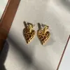 Brincos de Coração com Estampa de Leopardo em Metal para Mulheres Outono e Inverno Luxo Acessível Elegantes de Nicho 025 Novo Estilo Quente de Alta Qualidade