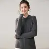 Venta al por mayor de fábrica Suéter versátil de punto de cachemira para mujer, cuello polo, cremallera, holgado, jersey