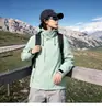 Jaqueta robusta, à prova de vento e resistente à água, estilo montanha, unissex, adequada para primavera e outono, apresentando um design esportivo e funcional, e um estilo moderno de agasalho com capuz.