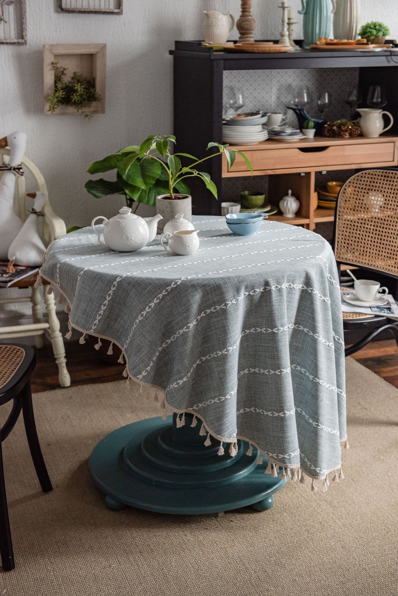 很多条灰色圆形