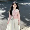 Conjunto de Roupas de Outono para Meninas 2026 Novo Estilo Infantil Meninas Elegante Casual Moletom com Renda Saia Conjunto de Duas Peças Primavera Outono