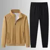 Traje deportivo de primavera y otoño para hombre, hecho de algodón, corte holgado, talla grande, conjunto de dos piezas de sudadera tipo cárdigan casual y pantalones de chándal, moderno