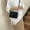 Nova Bolsa Quadrada Pequena 2026 para o Dia a Dia, Bolsa Transversal de Nicho, Couro Macio Versátil, Luxo Leve, Bolsa de Ombro Único com Toque Feminino