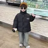 Jaqueta de Algodão Grossa com Gola Alta para Meninos Inverno 2026 Novo Estilo Coreano Lindo Menininho Roupas de Inverno para Bebê Casaco de Algodão Roupa Exterior