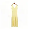 Vestido de Punto Acanalado de Color Sólido Estilo Verano Temprano con Doble Escote en V, de Botones, Ajustado, Dobladillo Amplio, sin Mangas, Vestido Fresco y Sencillo para Mujer