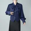 Camisa de Cetim com Laço Estilo Francês Chic para Mulheres 2026 Primavera & Outono Novo Estilo Chic e Estiloso Lindo Top Curto