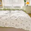 Nueva cama de algodón de clase A para madres e hijos de 120 grados, juego de cuatro piezas para el hogar, juego de tres piezas para dormitorio de estudiantes con diseño floral, venta al por mayor