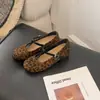 Zapatos Mary Jane Retro de Gamuza con Aumento de Altura de 7 cm para Mujer, Nuevos de Otoño con Estampado de Leopardo, Punta Redonda, Tira en T, Tacón Grueso, Bailarinas Planas Poco Profundas