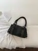 Bolsa para Motocicleta Remache Bolso de Mano Bolsa de Gran Capacidad para Mujer 2026 Nuevo Otoño Bolso de Hombro Texturizado para Viajes Diarios Bolso de Axila