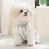 Cachorro Hippie Estilo Pastoral Roupa para Pet Primavera e Verão Fina Respirável Vestido Vazado com Encaixe para Guia para Cães Pequenos