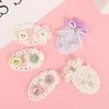 Parche de Tela con Lazo de Flor de Encaje Botones con Perlas Etiqueta de Tela Bordada Fresca Accesorios para Ropa Infantil DIY Accesorios de Yiwu