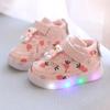 Zapatillas de deporte para niñas, primavera y otoño, nuevas zapatillas casuales de cuero para niños, zapatillas luminosas de dibujos animados para niñas con luces