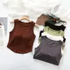 Venta al por mayor de chaleco de cola de golondrina de estilo nuevo para primavera y verano con almohadillas para sujetador y copa incorporadas, top corto para mujer