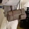 Novo pingente de bolsa pequena feminina estilo diário, bolsa de mão, de ombro e para usar sob o braço outono 2026, retro com padrão coreano de lichia