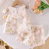 Conjunto de dos piezas de verano para bebé niña, estilo europeo y americano, con estampado floral, sin mangas y shorts, elegante, directo de fábrica