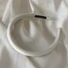 Faixa de Cabeça com Cabeça de Esponja Cor Creme Cetim Amiga da Pele para Meninas, Faixa de Cabelo Doce e Delicada, Acessório de Cabelo Versátil da Moda para Sair, Atacado