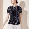 Blusas de Verão Femininas de Barra Alta Camiseta Pulôver Estampada Modeladora Look Fashionável Miyake Camiseta de Manga Curta
