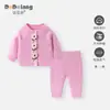 Conjunto de cárdigan tejido para bebé Otoño e Invierno Nuevo Color Puro Flor Bebé Casual Algodón Suéter de Primavera Conjunto de Dos Piezas Moderno