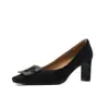2135-8 Estação Europeia primavera e verão novos sapatos femininos salto grosso bico quadrado da moda elegante verde escuro salto alto sapatos para o dia a dia