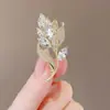 Broche com Acabamento de Luxo, Estilo Nicho e Simples, Alfinete de Roupa, Acessório de Pérola para Terno, Broche