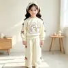 Conjunto de sudadera y pantalones versátil y elegante con estampado de dibujos animados para niñas, de comercio exterior, para primavera y otoño, nuevo conjunto de dos piezas estilo coreano para niños pequeños