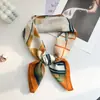Lenço Quadrado de Seda Retrô Coreano com Estampa Paisley e Toque de Luxo, Combinado com uma Camisa, Lenço Quadrado Versátil para Cintura, Xale, Protetor de Pescoço