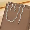 Artículos Calientes de Moda Europea y Americana: Collar y Pendientes con Forma de Ola Brillante de Diamantes Completos Transfronterizos, Set de Collar de Noche Nupcial de Lujo Ligero