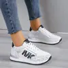 2023 novo comércio exterior transfronteiriço tamanho grande sapatos femininos Sudeste Asiático Lazada Amazon sapatos esportivos casuais combinação de cores bolo esponja