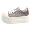 Sapatos casuais de novo estilo para mulheres baixinhas, tênis versáteis com cadarço 2026, sapatos de plataforma para estudantes, outono, solado grosso, biqueira larga, preto