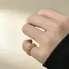 Anel de Cauda Minimalista com Design Criativo Único, Anel Mínimo, Estilo Coreano Nova Moda Anel Torcido para Dedo Indicador Venda por Atacado