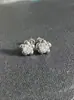 Exquisitos pendientes de botón de flor pequeña ins simples de alta gama
