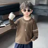 Sudadera de Otoño para Niños 2026 Nuevo Estilo Versión Coreana para Niños Camiseta de Manga Larga Falsa de Dos Piezas Top Casual Versátil para Niño Pequeño 6