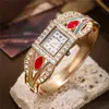 2025 Nuevo Modelo Transfronterizo Cuadrado Lujoso Pulsera con Incrustaciones de Diamantes Reloj Forma de V Gota de Agua Piedra Preciosa Reloj de Cuarzo para Mujer Venta al por Mayor